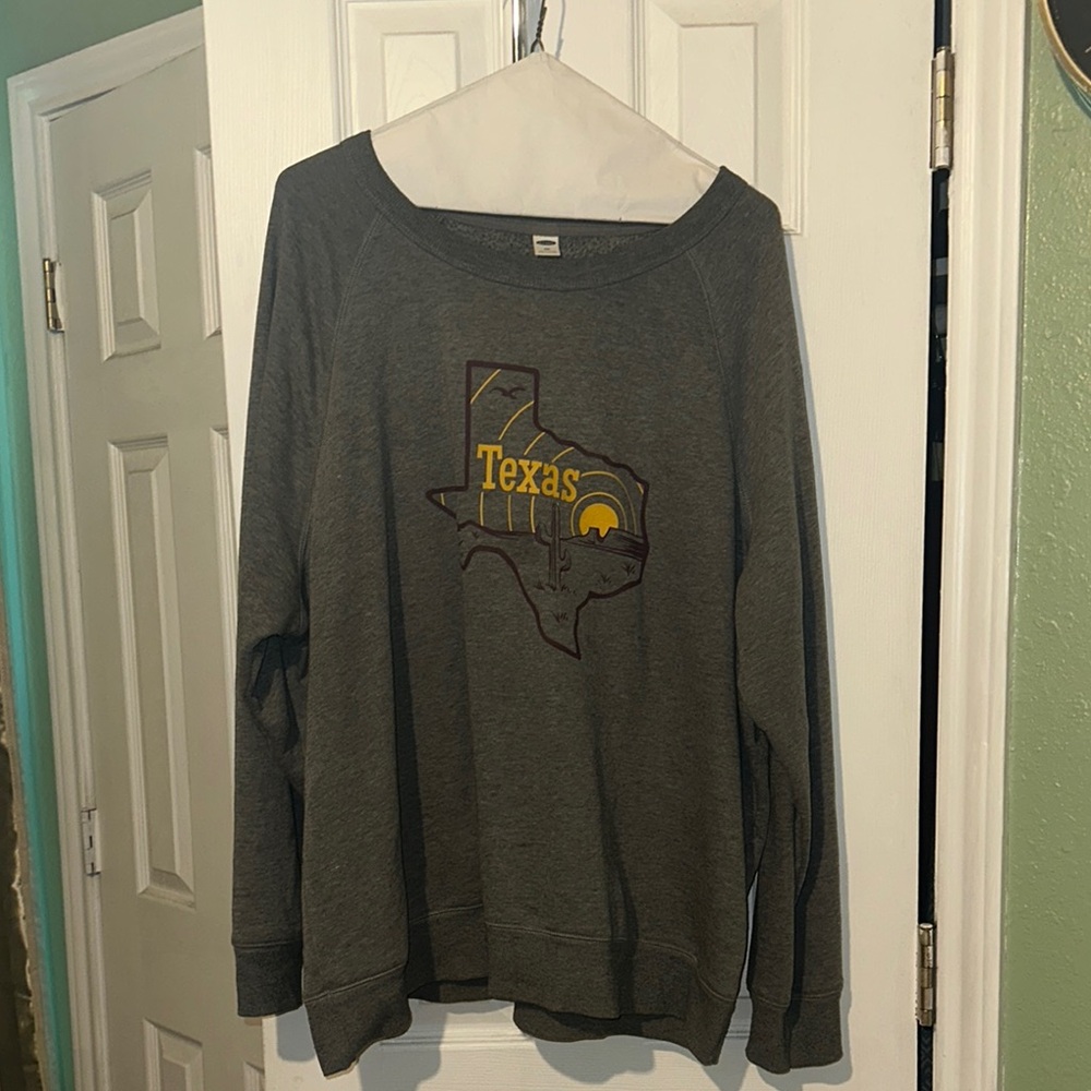Old Navy Gray Texas Graphic Sweater